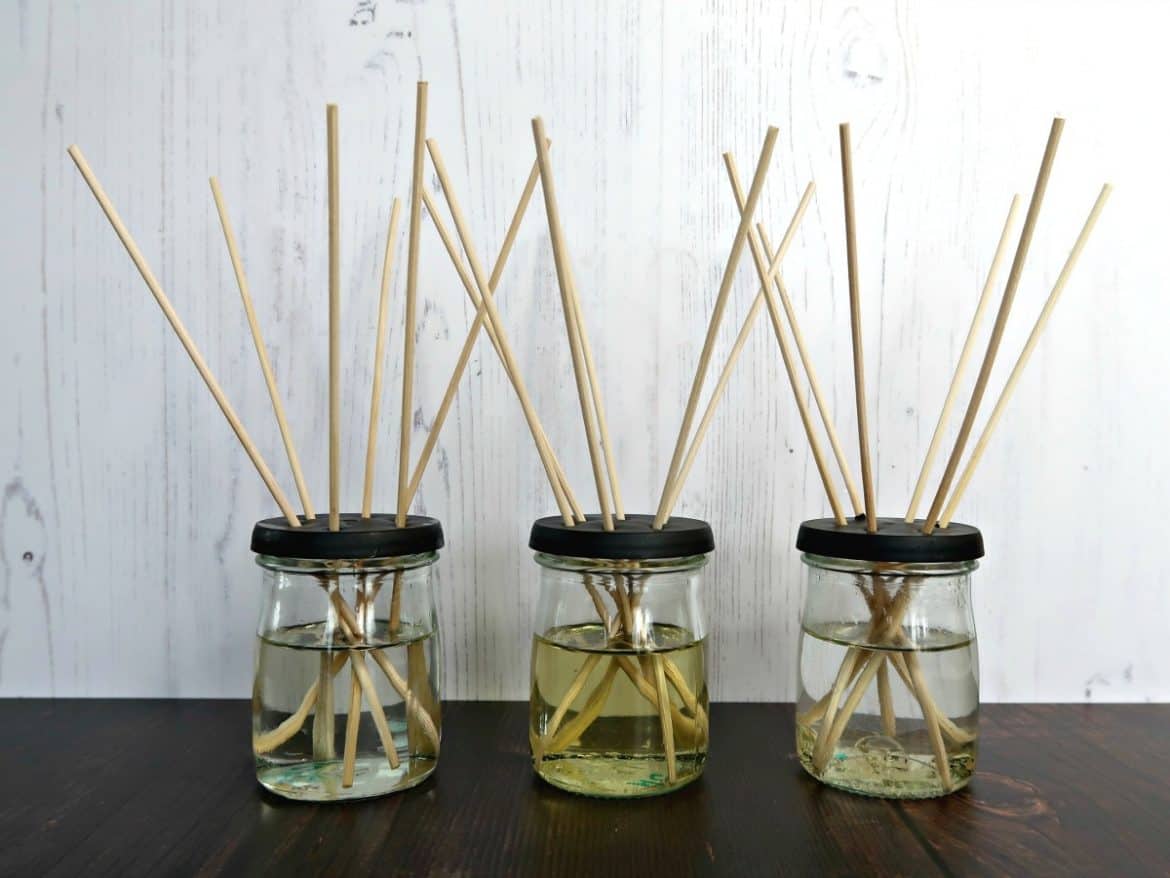 We test the best homemade reed diffuser oil recipes • Craft Invaders